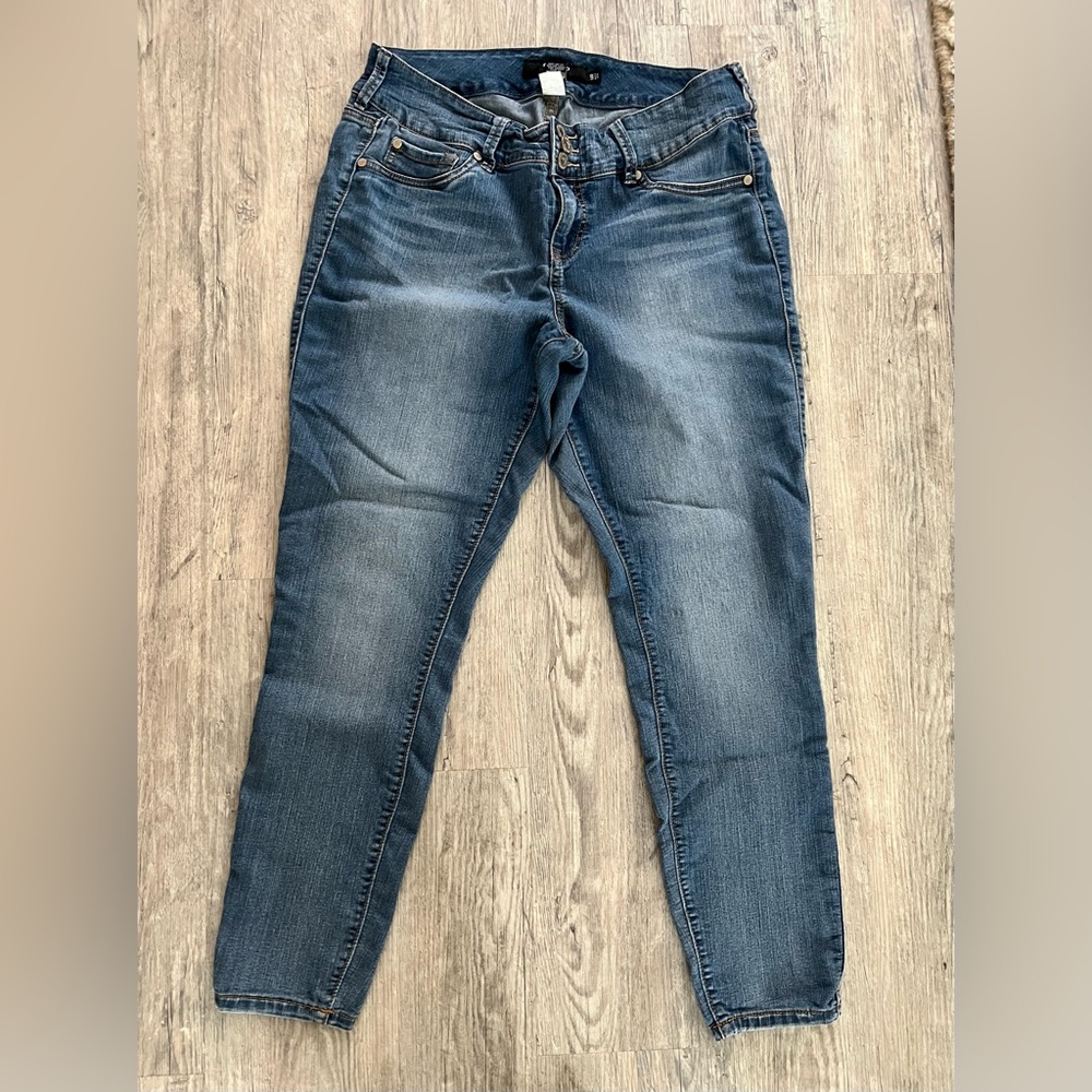 Torrid 3button 14 R skinny jeans!!